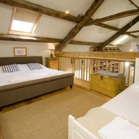 Waterside Barn, * Newby Bridge